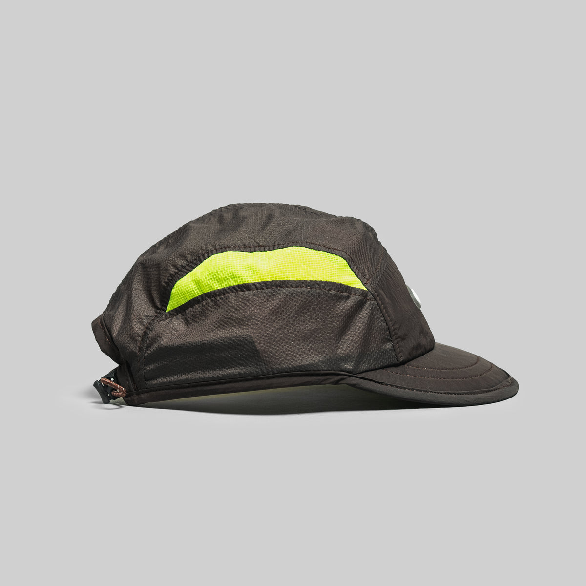 Scoot - Packable Ultralight Running Cap - Brown / Strike Green