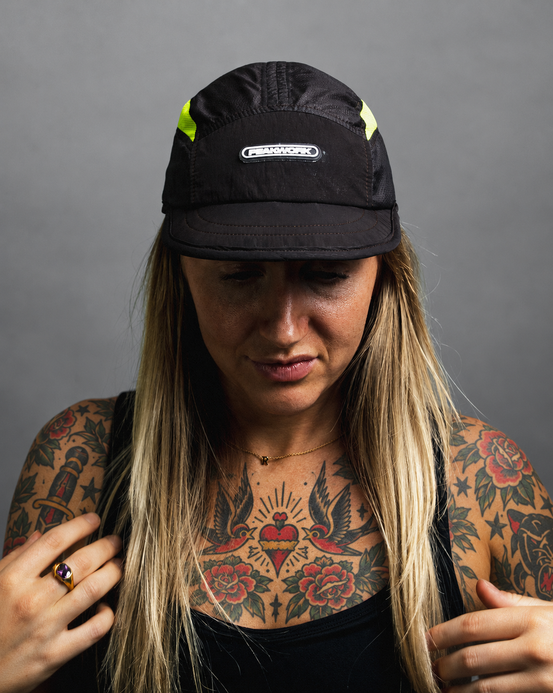 Scoot - Packable Ultralight Running Cap - Brown / Strike Green